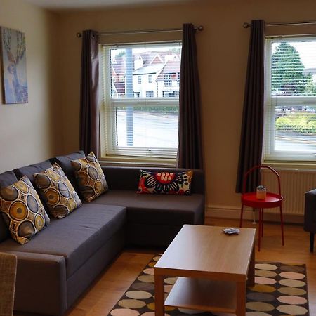 Parkview Apartments Виндзор Экстерьер фото
