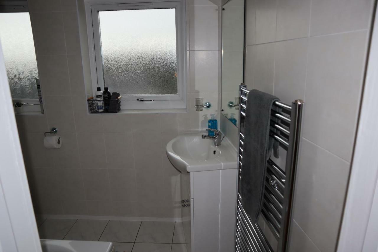 Parkview Apartments Виндзор Экстерьер фото