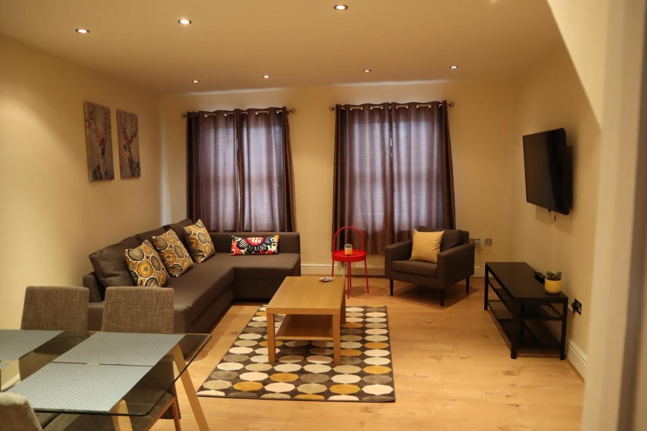 Parkview Apartments Виндзор Экстерьер фото